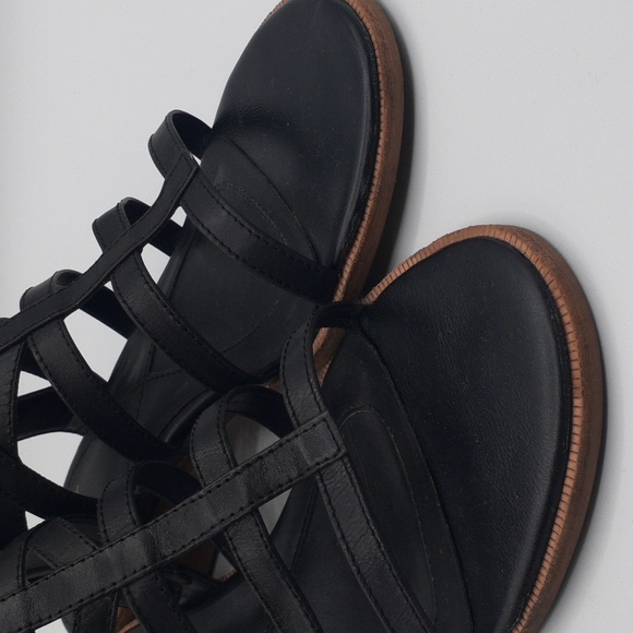 FLASH SALE! ISOLA Genuine Leather Gladiator Strappy Sandals Black Size 9 - Picture 3 of 9